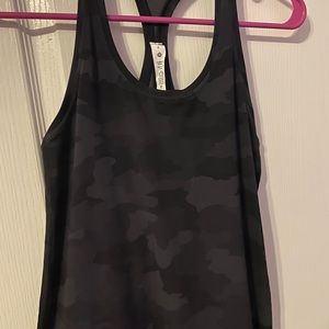 Lululemon NWT Camo Cool Racerback tank Size 6